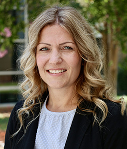 leigh pate headshot